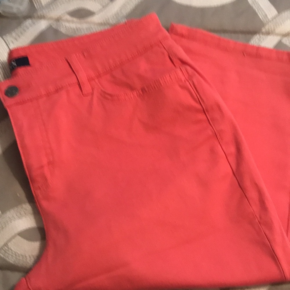 Chap Capris - Picture 1 of 8